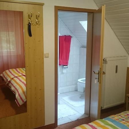 Gasthof Wilhelm Tell Fremdenzimmer ツィルンドルフ エクステリア 写真