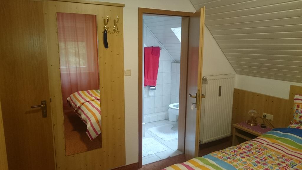 Gasthof Wilhelm Tell Fremdenzimmer ツィルンドルフ エクステリア 写真