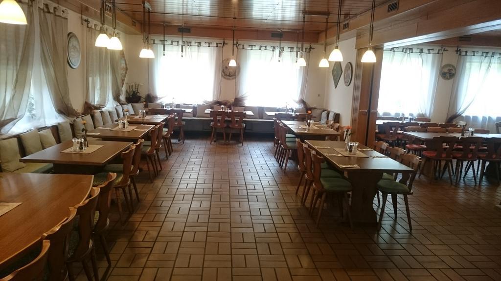 Gasthof Wilhelm Tell Fremdenzimmer ツィルンドルフ エクステリア 写真